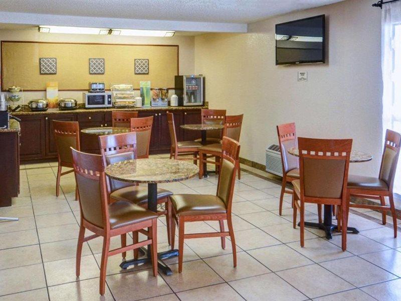 Quality Inn Plainview Екстериор снимка