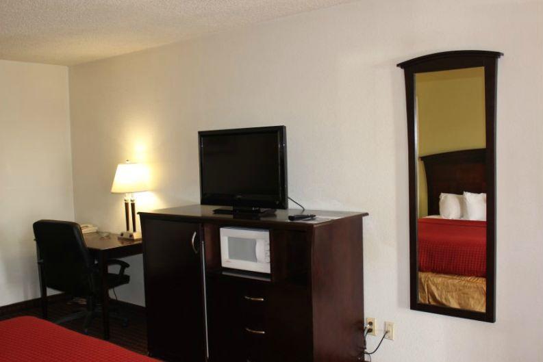 Quality Inn Plainview Екстериор снимка