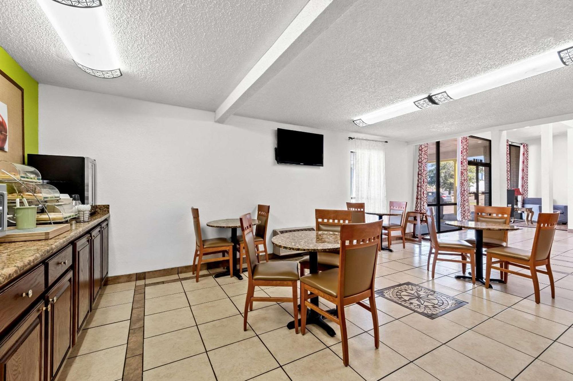 Quality Inn Plainview Екстериор снимка