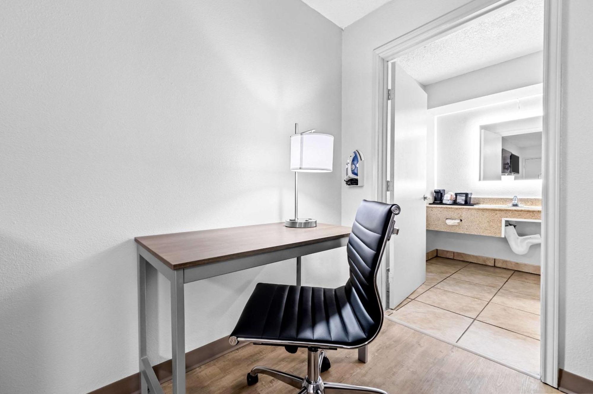 Quality Inn Plainview Екстериор снимка
