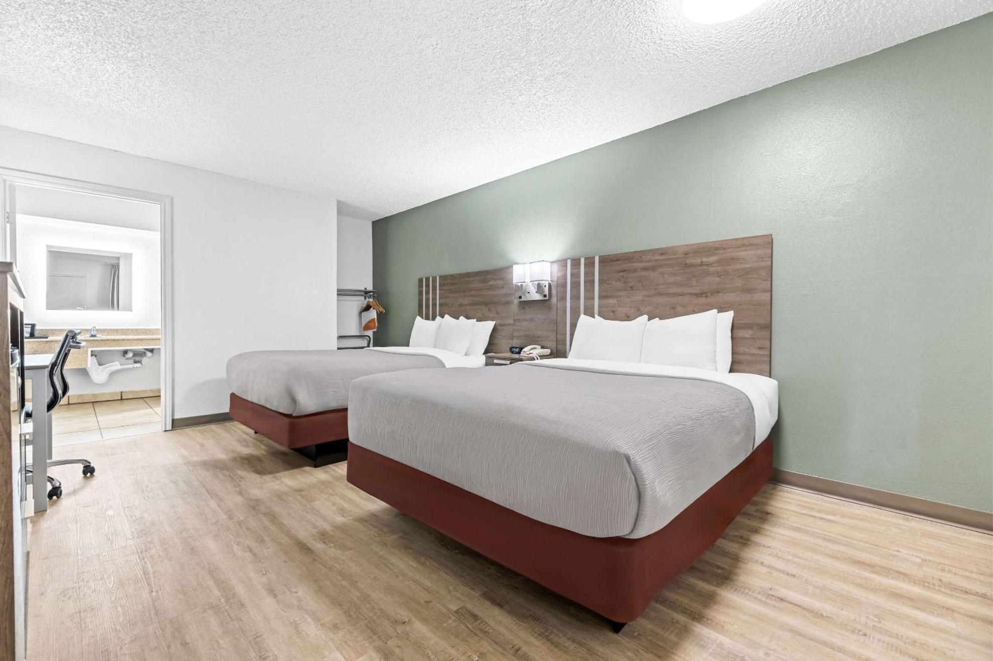 Quality Inn Plainview Екстериор снимка