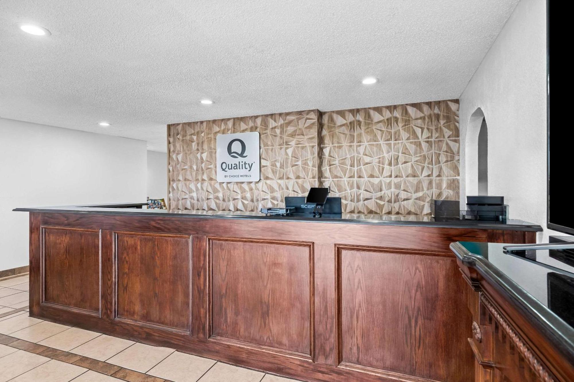 Quality Inn Plainview Екстериор снимка