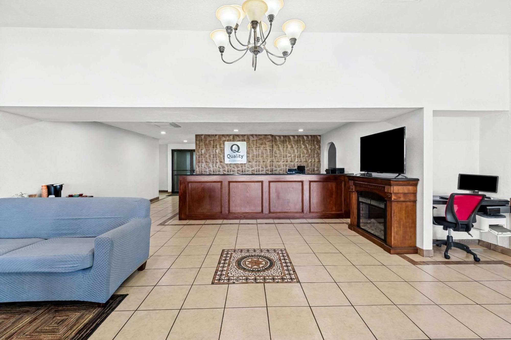 Quality Inn Plainview Екстериор снимка