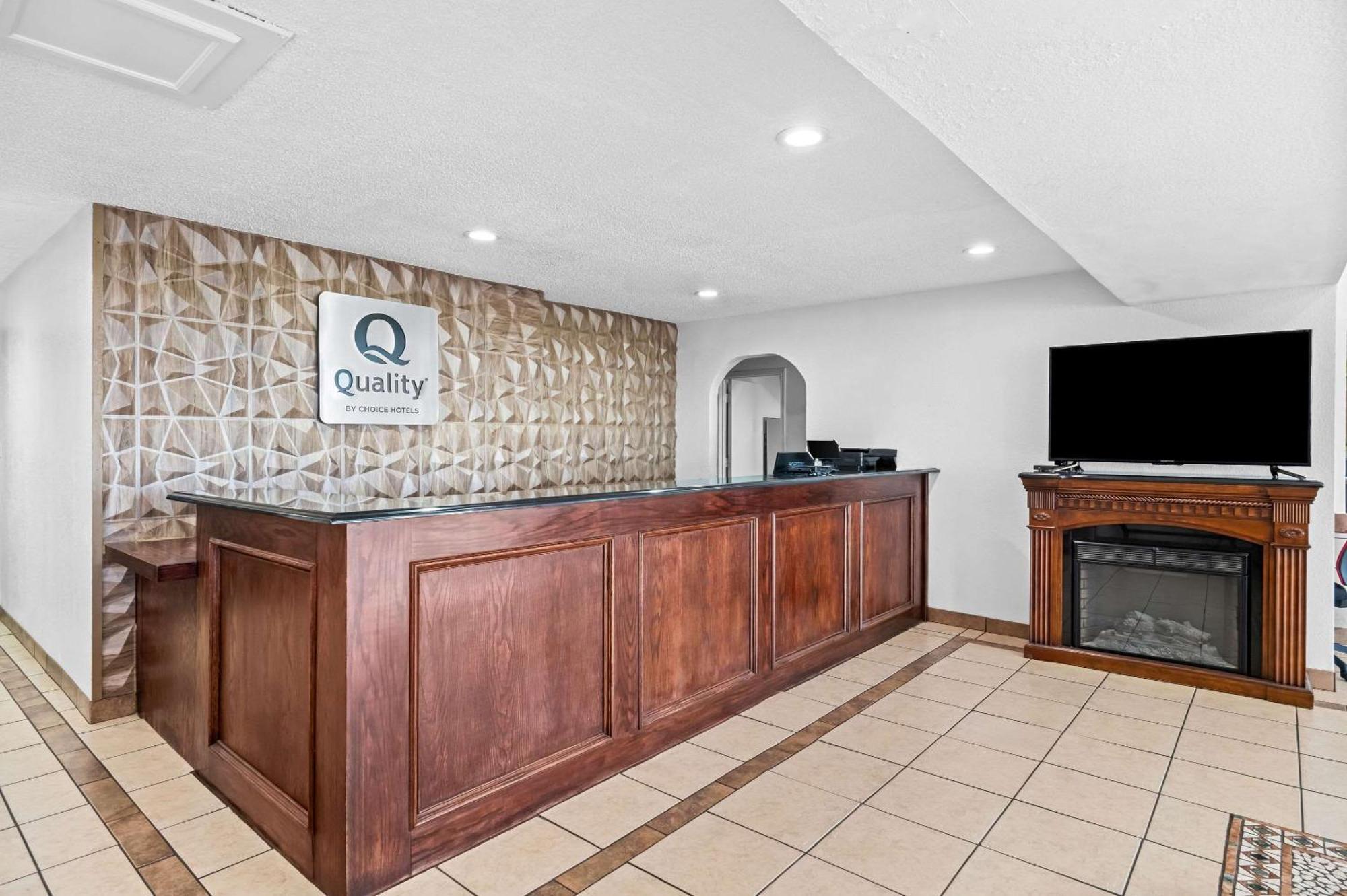 Quality Inn Plainview Екстериор снимка