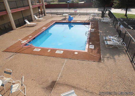 Quality Inn Plainview Екстериор снимка